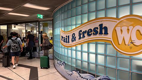 Teure Notdurft: Die öffentlichen Toiletten am Hauptbahnhof kosten 1,50 Euro. Teure Notdurft: Die öffentlichen Toiletten am Hauptbahnhof kosten 1,50 Euro.