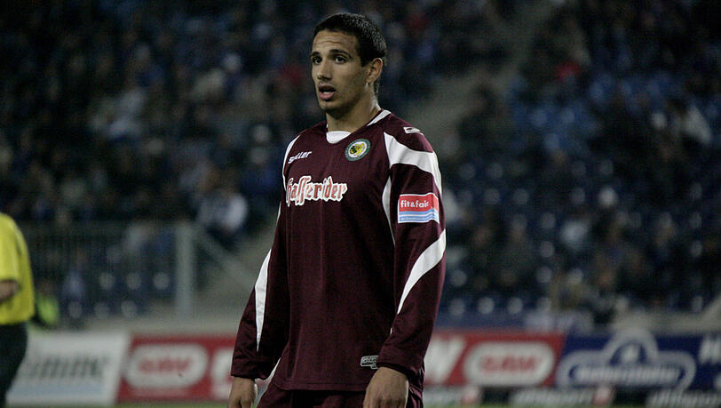FC Sachsen Leipzig (2008/09): Nach Junioren-Auftritten mit Hannover 96 und einer halben Saison Oberliga mit dem SCW Göttingen wechselte Grimaldi Anfang 2009 zum FC Sachsen Leipzig - in der Reginalliga Nord absolvierte er anschließend zwölf Spiele. Seine Bilanz: Zwei Tore und drei Vorlagen. FC Sachsen Leipzig (2008/09): Nach Junioren-Auftritten mit Hannover 96 und einer halben Saison Oberliga mit dem SCW Göttingen wechselte Grimaldi Anfang 2009 zum FC Sachsen Leipzig - in der Reginalliga Nord absolvierte er anschließend zwölf Spiele. Seine Bilanz: Zwei Tore und drei Vorlagen.