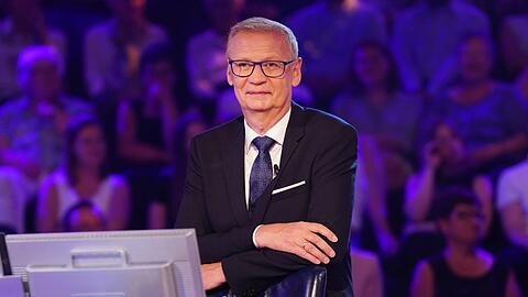 Seit über 25 Jahren moderiert Günther Jauch "Wer wird Millionär?". Seit über 25 Jahren moderiert Günther Jauch "Wer wird Millionär?".