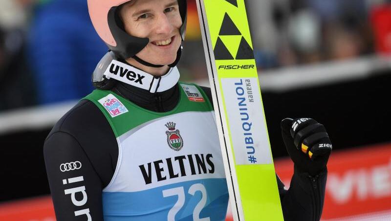 Karl Geiger gewann die Qualifikation in Garmisch-Partenkirchen. Karl Geiger gewann die Qualifikation in Garmisch-Partenkirchen.