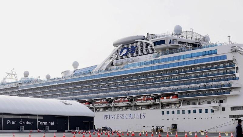 Auf der im Hafen des japanischen Yokohama in Quarantäne liegenden "Diamond Princess" gibt es 200 Coronavirus-Fälle. Auf der im Hafen des japanischen Yokohama in Quarantäne liegenden "Diamond Princess" gibt es 200 Coronavirus-Fälle.