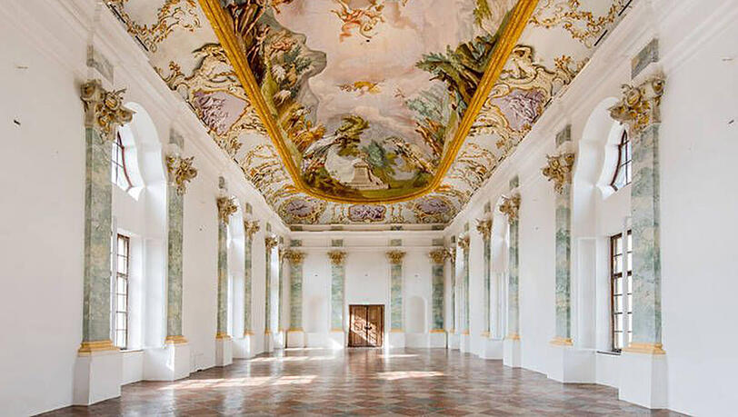 Juwel: Der steinerne Saal von Kloster Raitenhaslach. Juwel: Der steinerne Saal von Kloster Raitenhaslach.