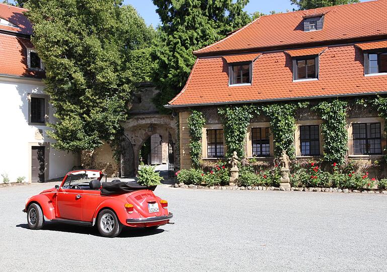 Im Innenhof auf Schloss Guttenberg (gegründet 1315) in Oberfranken.