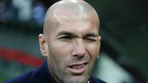 Kurz vor dem Rückspiel des FC Bayern gegen Real Madrid im Champions League-Halbfinale appelliert Zinedine Zidane an die Fans des spanischen Vereins. Kurz vor dem Rückspiel des FC Bayern gegen Real Madrid im Champions League-Halbfinale appelliert Zinedine Zidane an die Fans des spanischen Vereins.