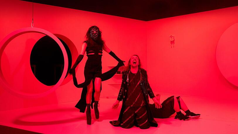 Katharina Bach und André Benndorff in "Horror und andere Sachen" im Werkraum der Kammerspiele. Katharina Bach und André Benndorff in "Horror und andere Sachen" im Werkraum der Kammerspiele.