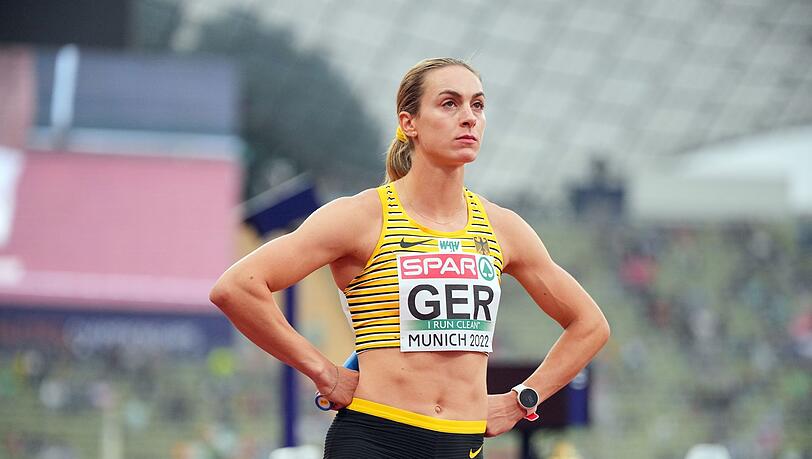 Alexandra Burghardt (Deutschland) wartet auf den Start. Alexandra Burghardt (Deutschland) wartet auf den Start.