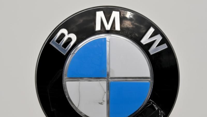 Die BMW-Logo vor der Konzernzentrale in der bayerischen Landeshauptstadt. Die BMW-Logo vor der Konzernzentrale in der bayerischen Landeshauptstadt.
