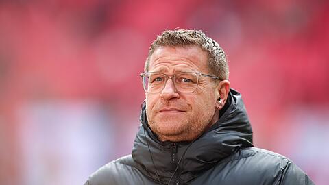 Max Eberl steht vor einem Spiel in der Red-Bull-Arena. Max Eberl steht vor einem Spiel in der Red-Bull-Arena.