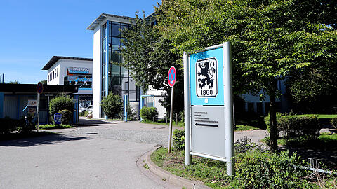 Die Ruhe nach dem Knall: In der Geschäftsstelle an der Grünwalder Straße werden in den nächsten Tagen die Köpfe rauchen. Die Ruhe nach dem Knall: In der Geschäftsstelle an der Grünwalder Straße werden in den nächsten Tagen die Köpfe rauchen.