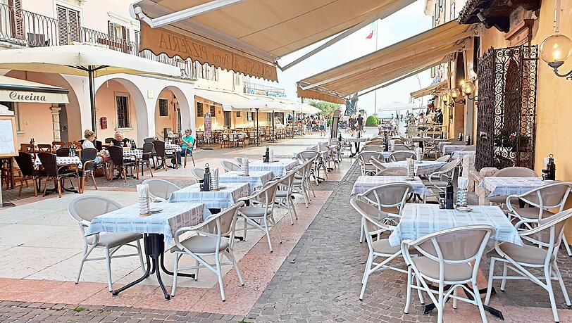 Auch die Lokale und Restaurants sind wenig besucht. Vor Ort hofft man auf den Sommer und die Deutschen. Auch die Lokale und Restaurants sind wenig besucht. Vor Ort hofft man auf den Sommer und die Deutschen.