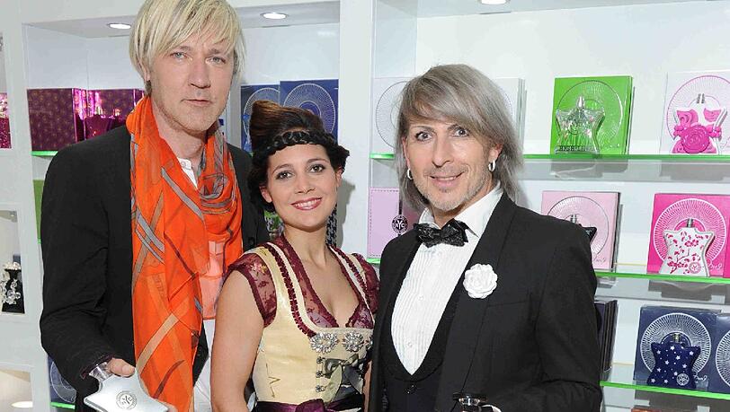 Helmut Schmid und Marco Slavulj von der Hair and Beauty Galerie mit Model Lisa Spitzauer. Helmut Schmid und Marco Slavulj von der Hair and Beauty Galerie mit Model Lisa Spitzauer.