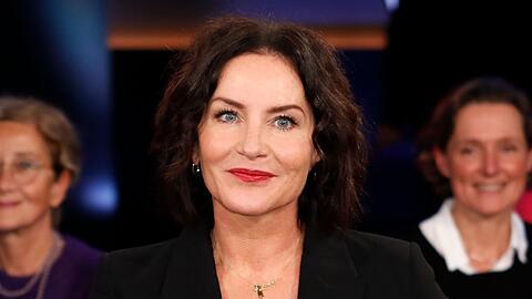 Schauspielerin Marisa Burger liest "Jenseits von Verhausen - Vikki Victorias dritter Zwischenfall" von Gloria Gray. Schauspielerin Marisa Burger liest "Jenseits von Verhausen - Vikki Victorias dritter Zwischenfall" von Gloria Gray.