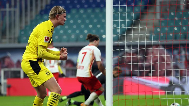 Dortmunds Doppel-Torschütze Erling Haaland jubelt über seinen Treffer zum 2:0 in Leipzig. Dortmunds Doppel-Torschütze Erling Haaland jubelt über seinen Treffer zum 2:0 in Leipzig.