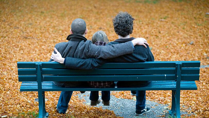 Auch homosexuelle Paare werden künftig ein Adoptionsrecht haben - aber nur ein sehr eingeschränktes Auch homosexuelle Paare werden künftig ein Adoptionsrecht haben - aber nur ein sehr eingeschränktes