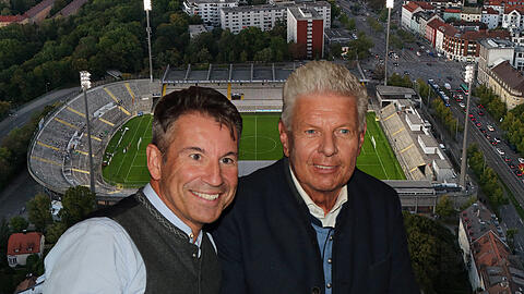 Zwei, die miteinander können: Löwen-Präsident Gernot Mang und OB Dieter Reiter. Zwei, die miteinander können: Löwen-Präsident Gernot Mang und OB Dieter Reiter.