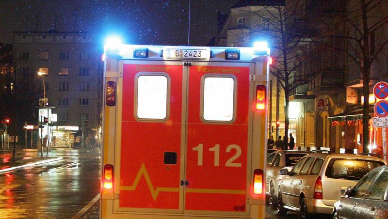Schuld war die tückische überfrierende Nässe: Eine 26 Jahre alte Autofahrerin ist am Dienstag bei einem Unfall in Bad Wörishofen lebensgefährlich verletzt worden. Schuld war die tückische überfrierende Nässe: Eine 26 Jahre alte Autofahrerin ist am Dienstag bei einem Unfall in Bad Wörishofen lebensgefährlich verletzt worden.