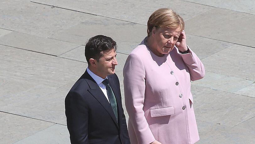 Begann während eines Staatsempfangs heftig zu zittern: Bundeskanzlerin Angela Merkel. Begann während eines Staatsempfangs heftig zu zittern: Bundeskanzlerin Angela Merkel.