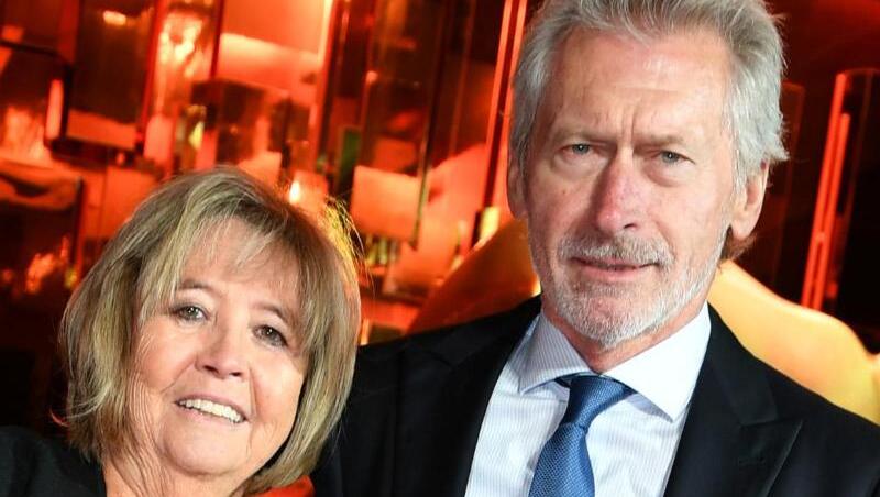 Feiern Weihnachten ohne Geschenke: Paul Breitner und seine Frau Hildegard. Feiern Weihnachten ohne Geschenke: Paul Breitner und seine Frau Hildegard.