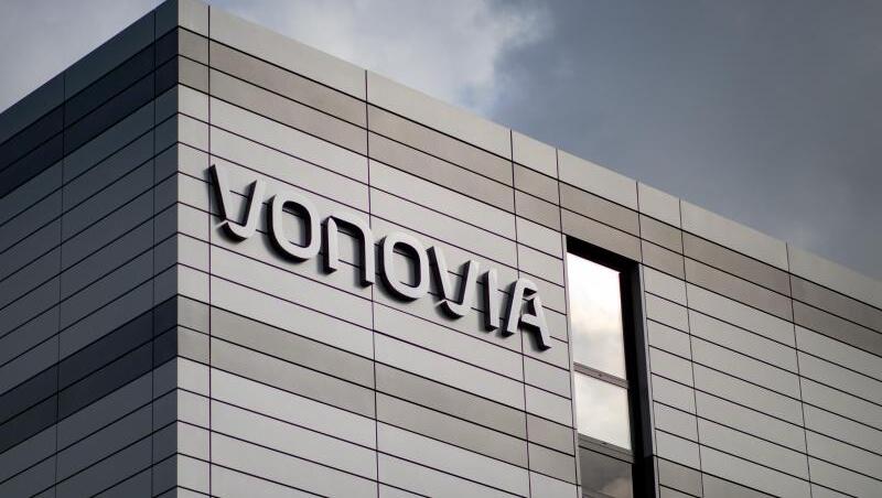 Deutschlands größter Immobilienkonzern Vonovia hat zu Beginn des Jahres 2021 auch dank höherer Mieteinnahmen seinen Gewinn kräftig gesteigert. Deutschlands größter Immobilienkonzern Vonovia hat zu Beginn des Jahres 2021 auch dank höherer Mieteinnahmen seinen Gewinn kräftig gesteigert.