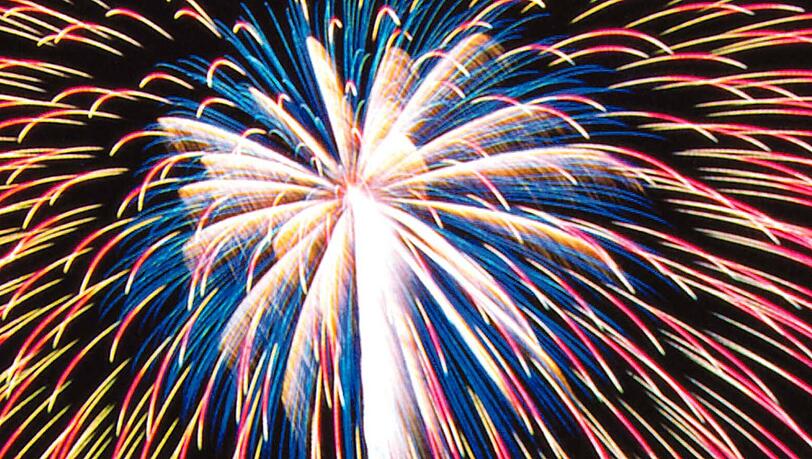 Ein Feuerwerk der Liebe hatte sich der Mann wahrscheinlich von seiner angebeteten erhofft als er die Signalrakete abschoss. (Symbolbild) Ein Feuerwerk der Liebe hatte sich der Mann wahrscheinlich von seiner angebeteten erhofft als er die Signalrakete abschoss. (Symbolbild)