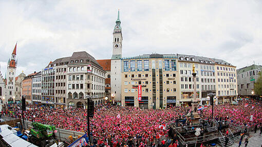 Der Marienplatz in München wartet auf die Ankunft der Bayern-Fans. Der Marienplatz in München wartet auf die Ankunft der Bayern-Fans.