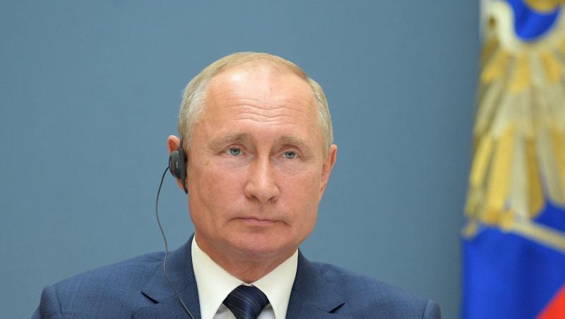 Die Operation Machterhalt für Kremlchef Wladimir Putin hat erwartungsgemäß ihre letzte Hürde genommen. Für die neue Verfassung stimmte eine große Mehrheit der Russen. Die Operation Machterhalt für Kremlchef Wladimir Putin hat erwartungsgemäß ihre letzte Hürde genommen. Für die neue Verfassung stimmte eine große Mehrheit der Russen.