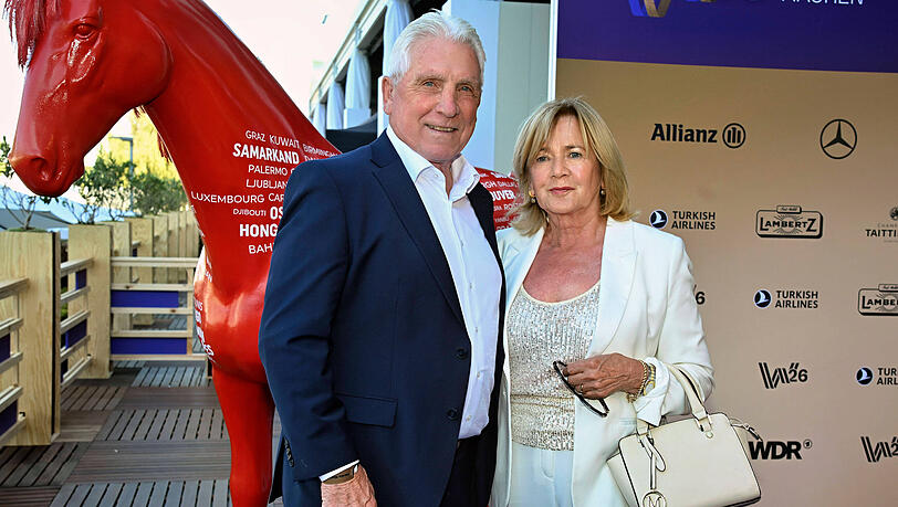 Klaus Fischer und seine Ehefrau Margit Fischer bei einer Veranstaltung. Klaus Fischer und seine Ehefrau Margit Fischer bei einer Veranstaltung.