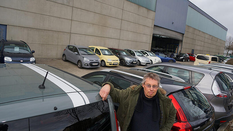 Auto-Händler Harald Reiter spürt den Preisverfall.