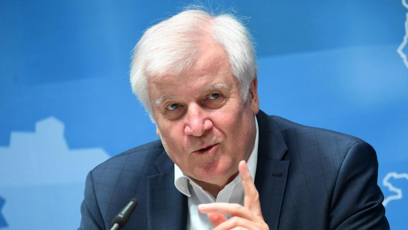 Horst Seehofer (CSU), Bundesinnenminister, spricht. Foto: Martin Schutt/dpa-Zentralbild/dpa/Archivbild Horst Seehofer (CSU), Bundesinnenminister, spricht. Foto: Martin Schutt/dpa-Zentralbild/dpa/Archivbild