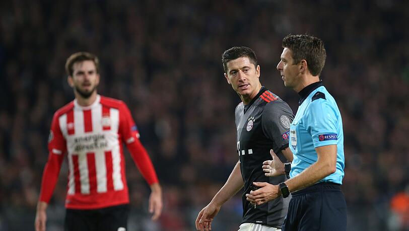 Gianluca Rocchi leitete unter anderem die Partie des FC Bayern bei der PSV Eindhoven im November 2016. Gianluca Rocchi leitete unter anderem die Partie des FC Bayern bei der PSV Eindhoven im November 2016.