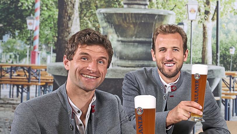 Sie verstehen sich: Müller und Bayern-Kollege Harry Kane. sampics/AK Sie verstehen sich: Müller und Bayern-Kollege Harry Kane. sampics/AK