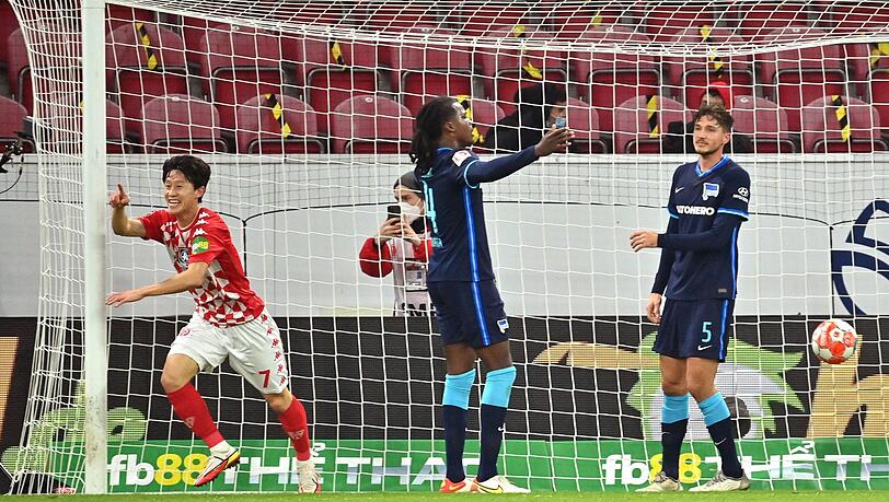 Jae-Sung Lee brachte den FSV Mainz mit seinem Tor zum 1:0 gegen Hertha BSC auf die Siegerstraße. Jae-Sung Lee brachte den FSV Mainz mit seinem Tor zum 1:0 gegen Hertha BSC auf die Siegerstraße.