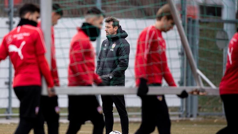 Leitet weiterhin das Training des VfB Stuttgart: Coach Markus Weinzierl. Leitet weiterhin das Training des VfB Stuttgart: Coach Markus Weinzierl.