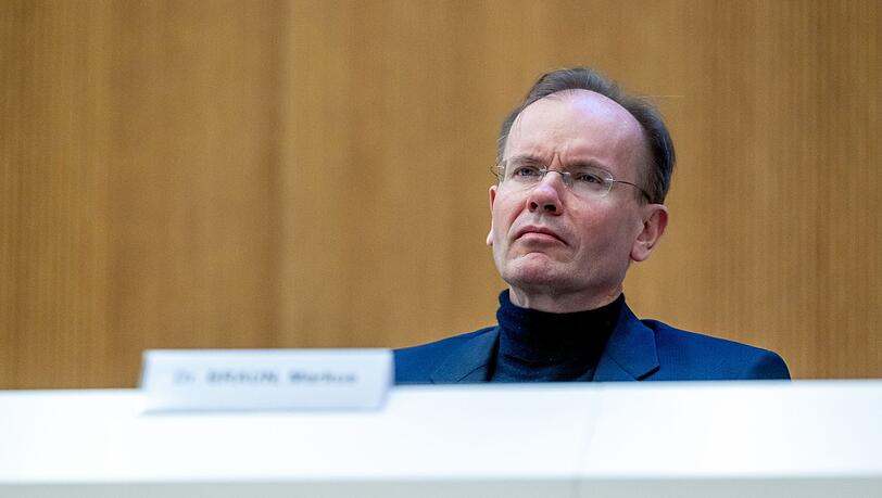 Der früheren Wirecard-Vorstandschef Markus Braun sitzt im Gerichtssaal an seinem Platz. Der früheren Wirecard-Vorstandschef Markus Braun sitzt im Gerichtssaal an seinem Platz.