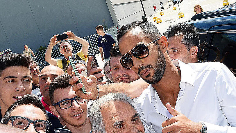 Zum Medizincheck in Turin: Bayerns Innenverteidiger Medhi Benatia. Zum Medizincheck in Turin: Bayerns Innenverteidiger Medhi Benatia.
