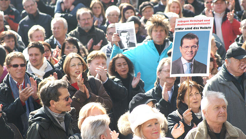Er hat noch viele Fans: Ex-Verteidigungsminister Karl-Theodor zu Guttenberg. Er hat noch viele Fans: Ex-Verteidigungsminister Karl-Theodor zu Guttenberg.