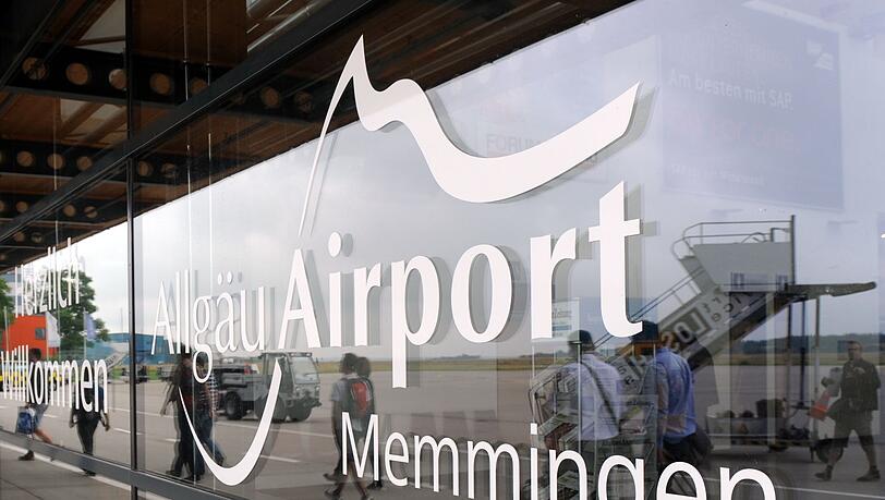 Mit Verspätung durfte der Flieger nach Bulgarien schließlich starten. (Symbolbild) Mit Verspätung durfte der Flieger nach Bulgarien schließlich starten. (Symbolbild)