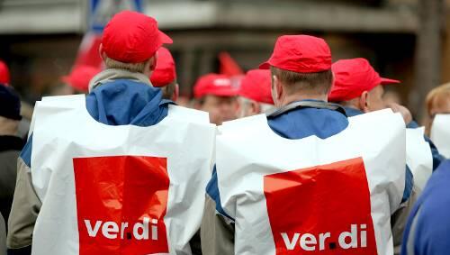 Am Freitag werden die Streikwesten wieder übergezogen - Verdi will U-Bahn, Tram und Busse lahm legen. Am Freitag werden die Streikwesten wieder übergezogen - Verdi will U-Bahn, Tram und Busse lahm legen.