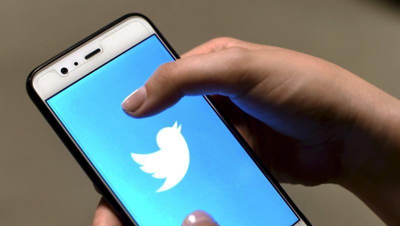 Mitte März hatte Twitter seine Definition zu "schädlichen" Inhalten ausgeweitet. Mitte März hatte Twitter seine Definition zu "schädlichen" Inhalten ausgeweitet.