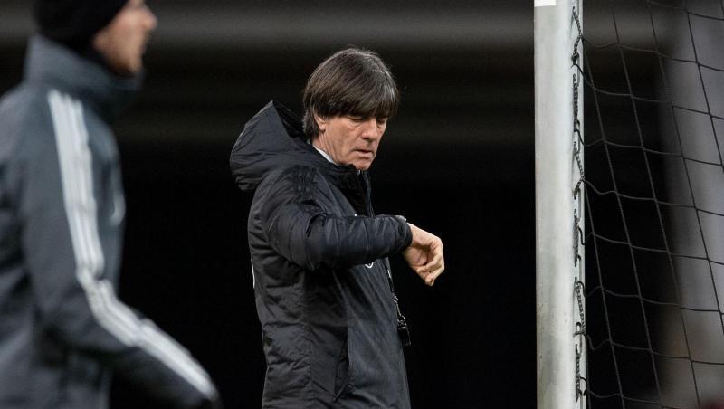Bundestrainer Joachim Löw beim DFB-Training in Düsseldorf. Bundestrainer Joachim Löw beim DFB-Training in Düsseldorf.