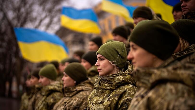 Mehr als 5000 ukrainische Soldatinnen kämpfen an der Front. Mehr als 5000 ukrainische Soldatinnen kämpfen an der Front.