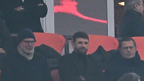 Müller (m) staunte nicht schlecht über den Mainzer Treffer zum 2:1. Müller (m) staunte nicht schlecht über den Mainzer Treffer zum 2:1.
