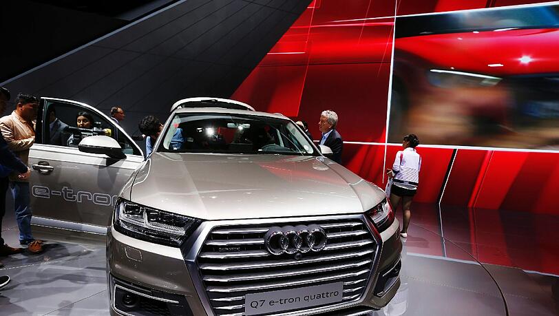 Schluckt 2,5 Liter auf 100 Kilometer bei 367 PS: Audis Q7 e-tron Quattro. Schluckt 2,5 Liter auf 100 Kilometer bei 367 PS: Audis Q7 e-tron Quattro.