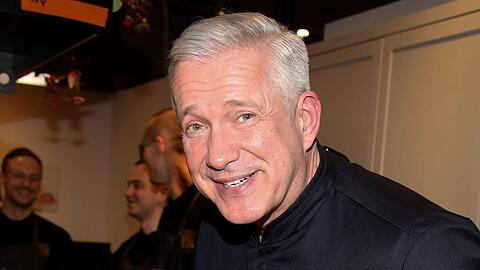 Alexander Herrmann ist aus vielen Kochsendungen wie "Grill den Henssler" und "The Taste" bekannt. Alexander Herrmann ist aus vielen Kochsendungen wie "Grill den Henssler" und "The Taste" bekannt.