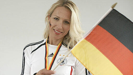 Katja Wunderlich fiebert mit der deutschen Mannschaft mit. Katja Wunderlich fiebert mit der deutschen Mannschaft mit.