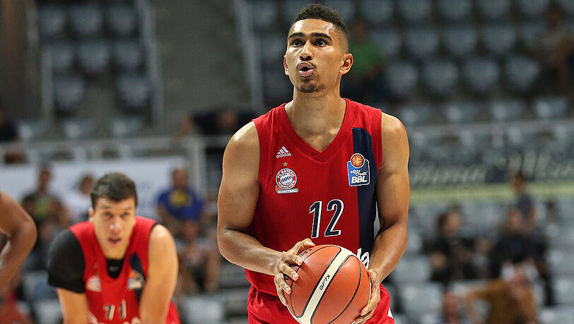 Ismet Akpinar und Maodo Lo kennen sich vom Nationalteam und spielen jetzt gemeinsam bei den Bayern. Ismet Akpinar und Maodo Lo kennen sich vom Nationalteam und spielen jetzt gemeinsam bei den Bayern.