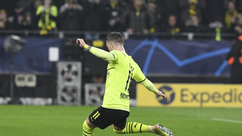 Kapitän Marco Reus brachte den BVB vom Elfmeterpunkt aus in Führung. Kapitän Marco Reus brachte den BVB vom Elfmeterpunkt aus in Führung.