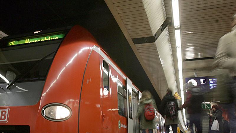 Lange ersehnt: die Express-S-Bahn zum Flughafen. Lange ersehnt: die Express-S-Bahn zum Flughafen.