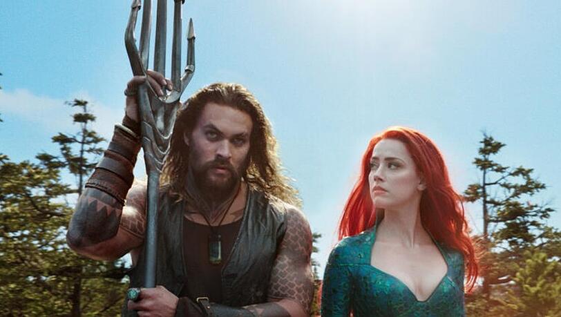 Jason Momoa und Amber Heard in "Aquaman" (2018). Jason Momoa und Amber Heard in "Aquaman" (2018).