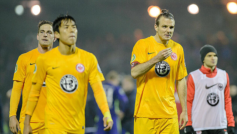 Fassungslos: Die Eintracht-Profis nach der Pleite in Aue. Fassungslos: Die Eintracht-Profis nach der Pleite in Aue.